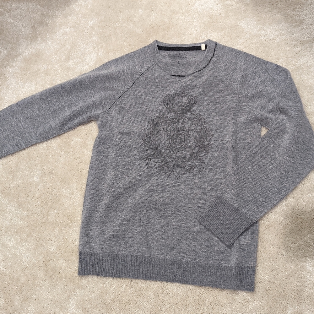 Grey Guess size large wool sweater